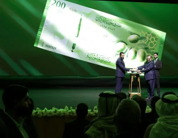 Siria introduce una nueva moneda y espera reactivar su economía