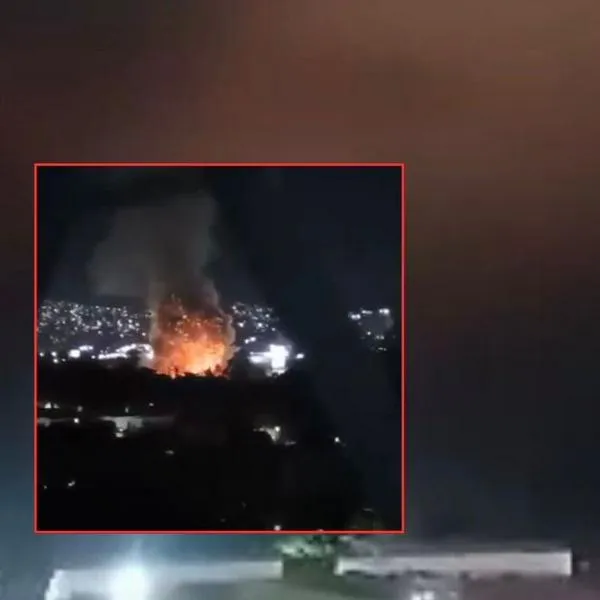 Reportan explosiones, sobrevuelo de aviones y apagón en Caracas (Venezuela)