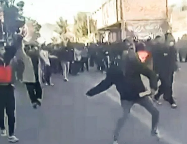 El régimen iraní se dice dispuesto a responder a amenazas de Trump mientras siguen las protestas