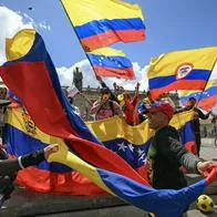 Venezolanos en Plaza de Bolívar