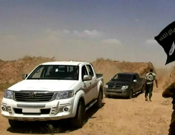 Francia y Reino Unido atacan en conjunto posiciones del grupo Estado Islámico en Siria