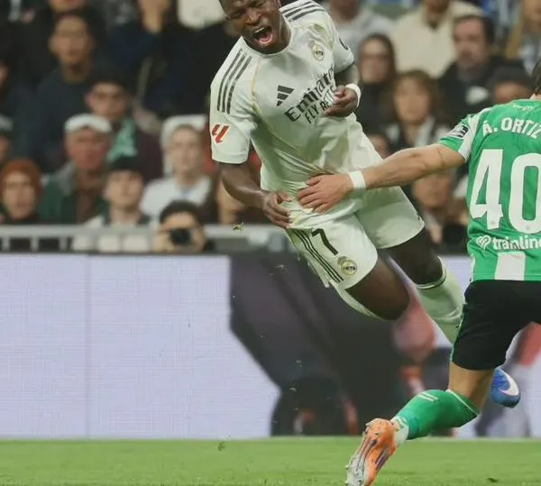 Xabi Alonso defiende a Vinícius de los silbidos de los hinchas; "va a ser muy importante"