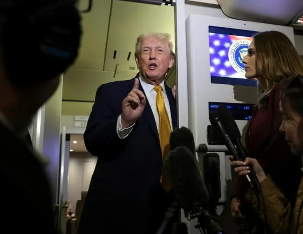 Trump reclama "acceso total" a petróleo venezolano y le "suena bien" una misión en Colombia