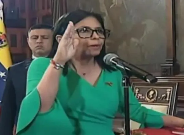 Delcy Rodríguez asume presidencia encargada de Venezuela tras captura de Nicolás Maduro