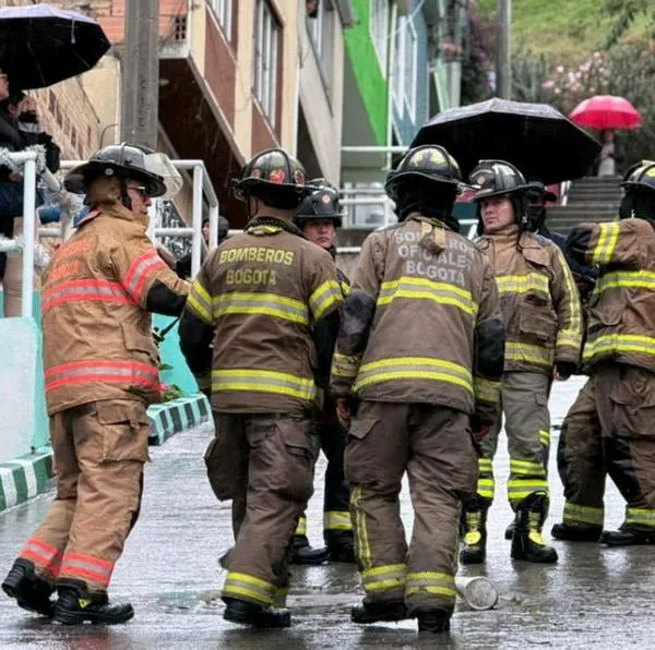 Explosión en el barrio Palermo, en el sur de Bogotá hoy: dos personas muertas por estallido de un cilindro de gas, reportaron los bomberos. 
