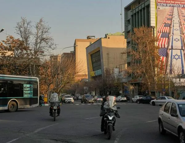 En Irán, las autoridades advierten a Estados Unidos en caso de intervención