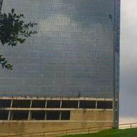 El lío que hay con lujoso edificio en la 100 con Séptima (Bogotá): deberá pagar millonaria cifra para continuar con las obras. 