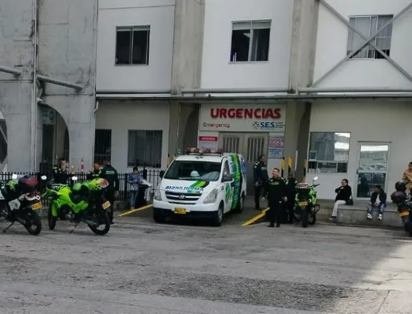 Manizales: En riña en puente peatonal apuñalaron a un hombre en el cuello: un detenido
