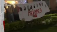 De avión de cartón a vuelo real: la familia caleña que viralizó su sueño y terminó viajando junta
