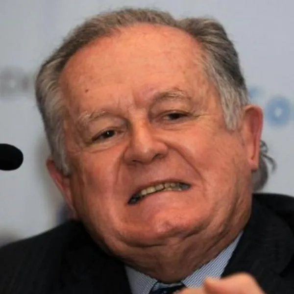 Foto de Luis Carlos Sarmiento, en nota de qué empresa de Aval compró el 51% de Sencia, encargada de renovación del Campín