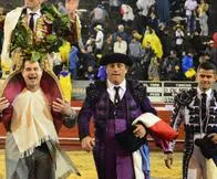 'David de M...aestría': David de Miranda debutó con puerta grande en la plaza de toros de Manizales tras cortar tres orejas