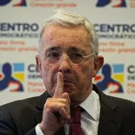 Álvaro Uribe alerta ante posible operativo de EE. UU. contra el presidente Petro