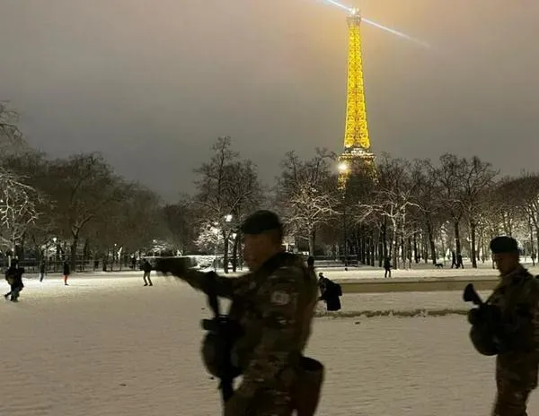 Francia bajo la nieve: frío histórico, vuelos cancelados y ciudades en alerta