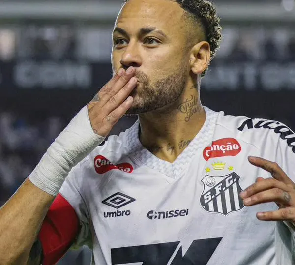 Neymar renovó oficialmente con el Santos; "estoy en casa, con ustedes quiero conquistar más sueños"