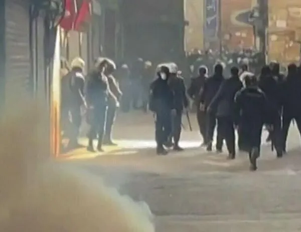 Irán: Estallan enfrentamientos en el Gran Bazar mientras las protestas cobran fuerza en el interior