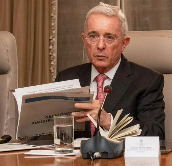 Uribe atribuye advertencias de Trump a debilidad del Estado frente a la delincuencia