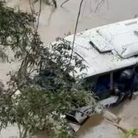 Cómo están los pasajeros del bus que cayó al río Magdalena; hay varios graves