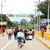 Casi 40 % de venezolanos que migraron viven en Colombia: ¿qué pasará tras la caída de Maduro y la llegada de EE. UU.?