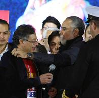 "Nos mostraríamos débiles": Benedetti reveló si pedirá que a él y Petro los saquen de la Lista Clinton ante llamada con Trump. 