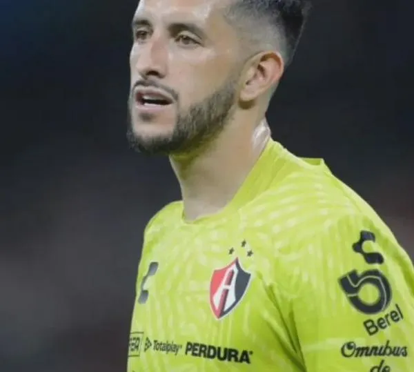 A Camilo Vargas ya lo advirtieron en Atlas; entrenador puso las cosas claras para este 2026