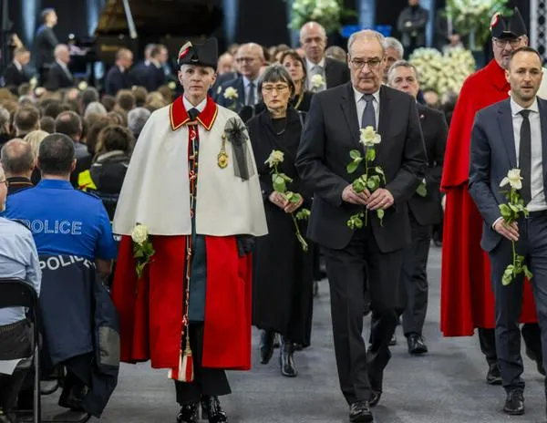 Suiza: un minuto de silencio por víctimas del incendio de Año Nuevo