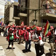 Colombianos, atrapados en Bolivia por bloqueos: dicen que Cancillería no ayuda