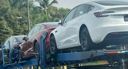 Llegan a Colombia los primeros carros eléctricos de Tesla: 150 unidades están en los puertos de Buenaventura y Cartagena y pronto serán entregados.
