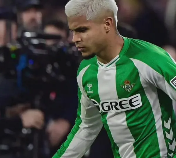 Cucho Hernández enciende las alarmas; preocupante revelación desde Real Betis