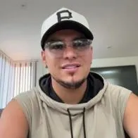 Aparece última foto que se tomó Yeison Jiménez, horas antes de subirse a avioneta en la que murió. Falleció junto a miembros de su equipo. 