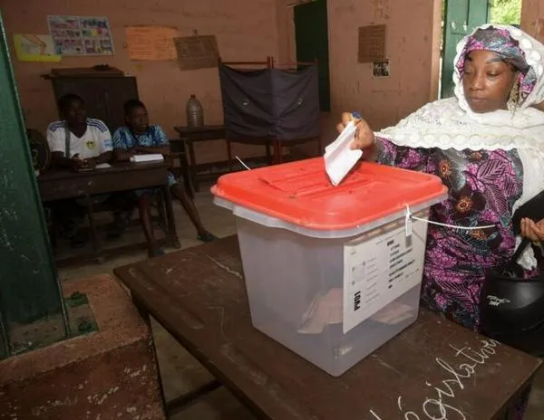 Benín celebra elecciones legislativas, un mes después del intento de golpe de Estado