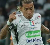 Dayro Moreno llamó la atención por su color de uñas, en partido entre Once Caldas y Cali