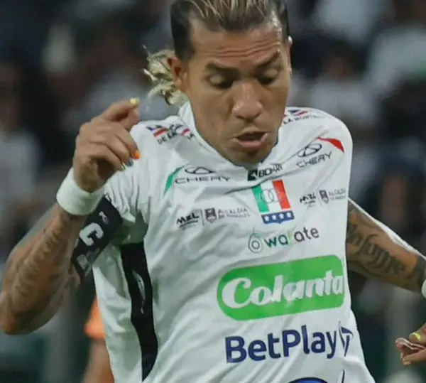 Dayro Moreno llamó la atención por su color de uñas, en partido entre Once Caldas y Cali