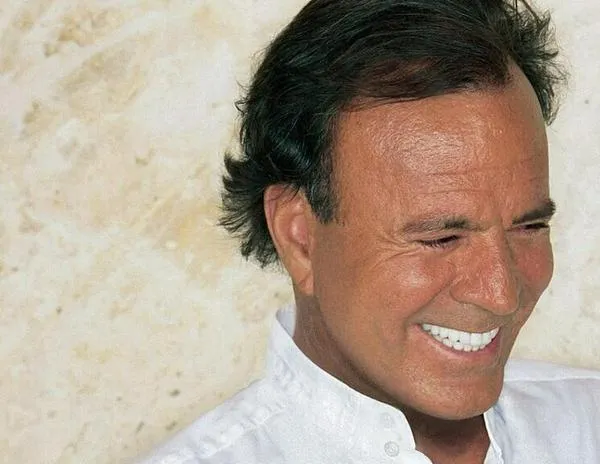 Dos extrabajadoras denuncian a Julio Iglesias por presuntas agresiones sexuales ante autoridades de España