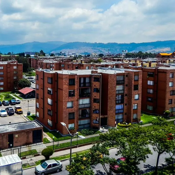 ¿Quién paga la administración del conjunto, el dueño o el que arrienda?