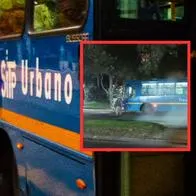 Bus de SITP pasó por encima de motocicleta y casi arrolla a conductor en Bogotá
