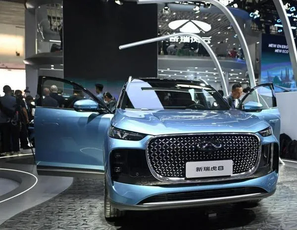 "Cóctel explosivo" explica superávit comercial récord de China en 2025