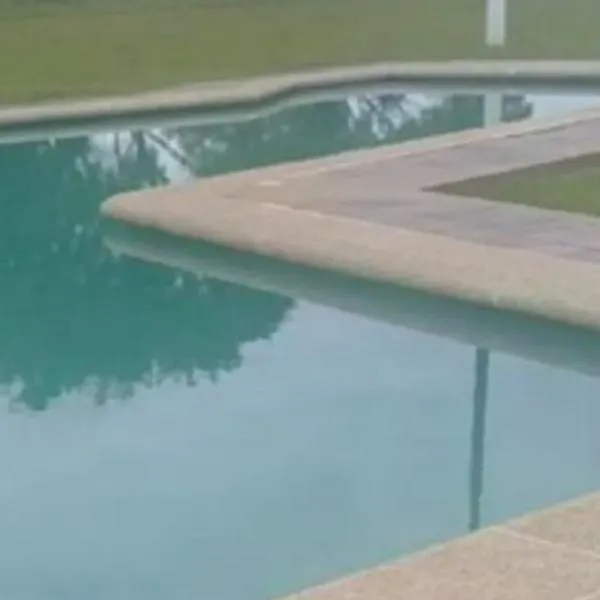 Tragedia en Antioquia: niño de 8 años murió al caer a piscina que inauguraban