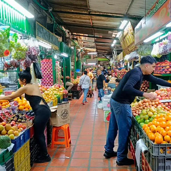 Limón, mango y carne, los alimentos que más se encarecieron al inicio de 2026 en Medellín