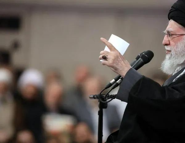 “El régimen iraní esta acorralado”, dice la cineasta iraní Sepideh Farsi