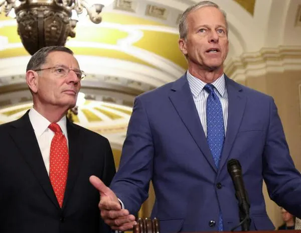 EE. UU.: Senado, con el voto decisivo de Vance, bloquea ley que buscaba limitar poderes de Trump para actuar en Venezuela