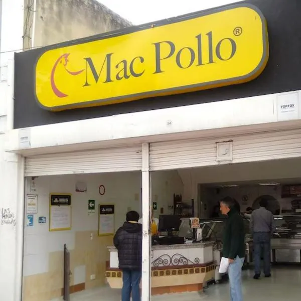 Lío que hay con Mac Pollo en Colombia: hay pelea en la empresa por dudosos poderes, documentos perdidos y reclamos sin autorización. 