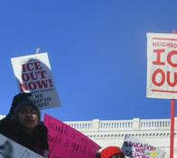 ICE vuelve a dispararle a un ciudadano “para proteger su vida” en Mineápolis y se desatan protestas