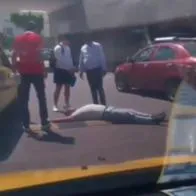Pasajero noqueó a taxista de una patada en Santa Marta por cobrarle de más 