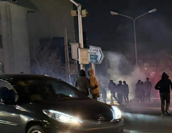 "Vi a 12 personas desplomadas en un charco de sangre": Un testigo describe la represión en Irán