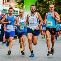 Qué es mejor entre correr y caminar para bajar de peso, según expertos médicos
