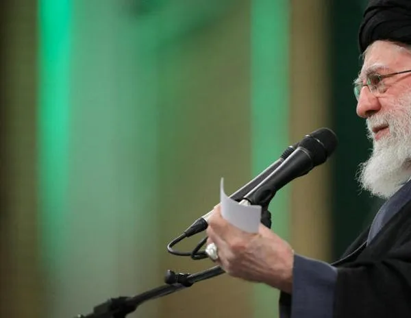 El líder supremo de Irán afirma que las autoridades "deben quebrar la espalda de los sediciosos"