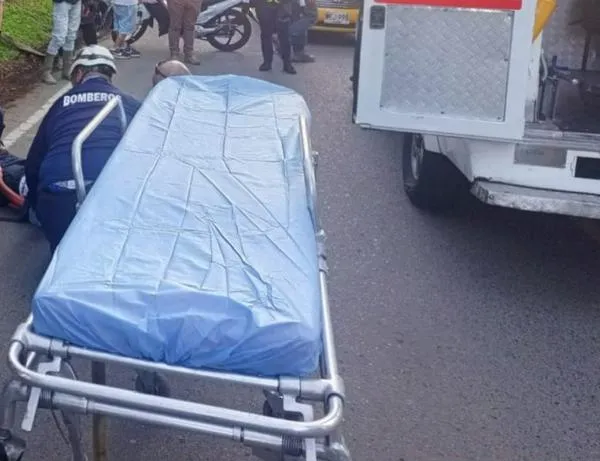 Caldas: hombre, de 75 años, arrollado por carro que daba reversa 