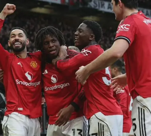 Manchester United doblegó al Manchester City en Old Trafford: 2-0 en el 'derbi' por Premier League