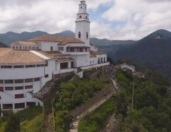 Visita este domigo 18 de enero el Sendero de Monserrate y sube sus 1.605 escalones ¡Anímate y haz deporte! 