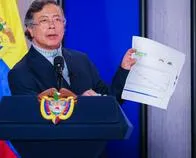 Petro cancela su participación en el Foro de Davos para centrarse en la reunión con Trump